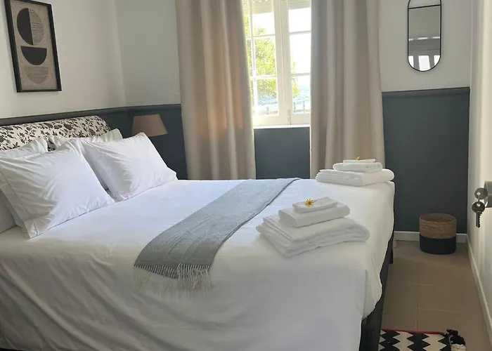 Two Bedroom R C Pools شقة *